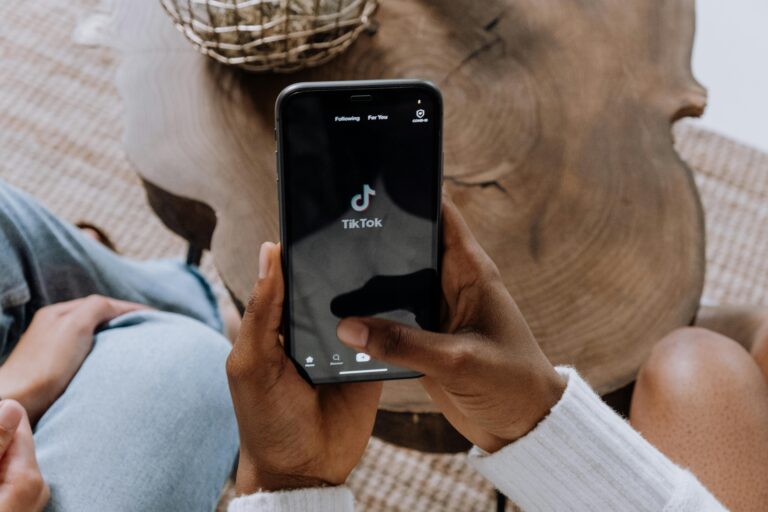 TikTok For you page auf Smartphone
